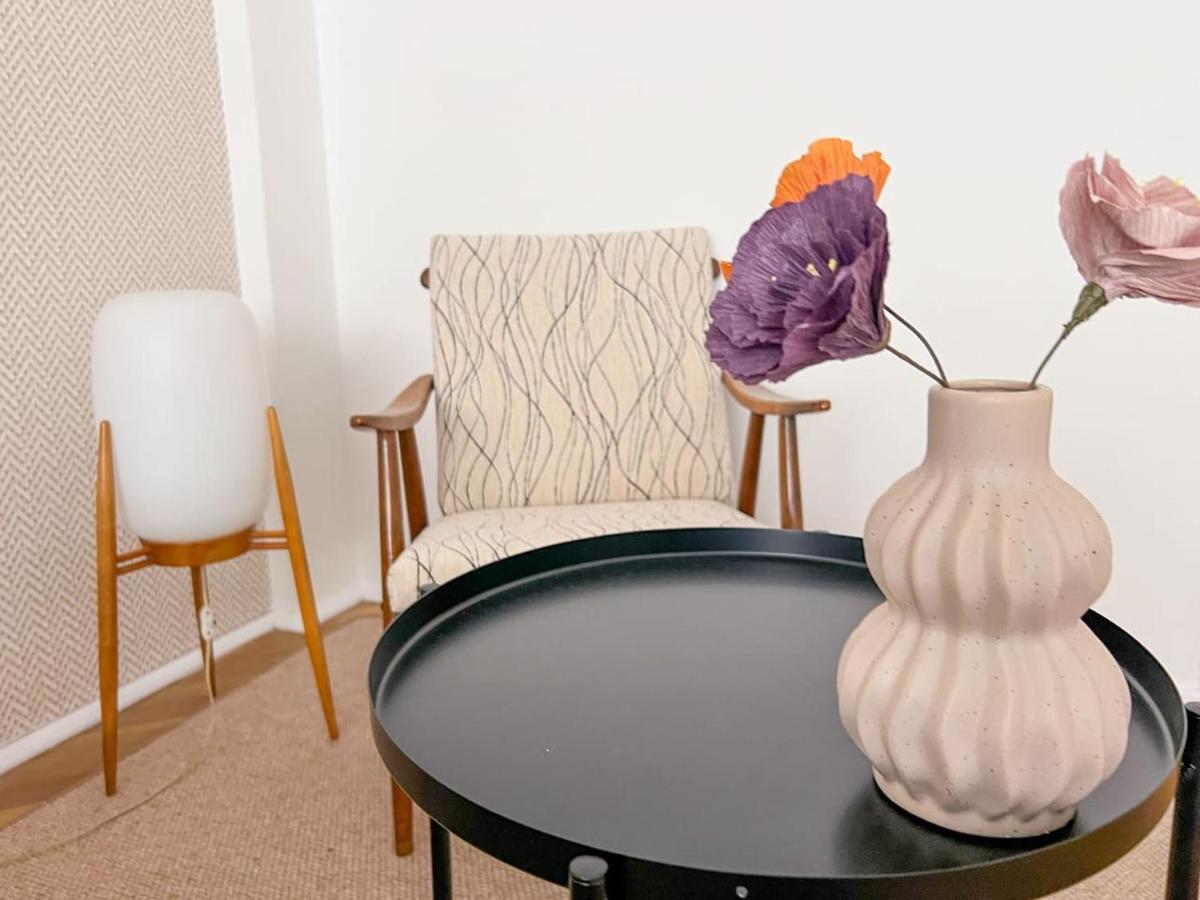 96M2 Of Comfort And Style: 4Bd Apartment In Old Town Bratislava Esterno foto