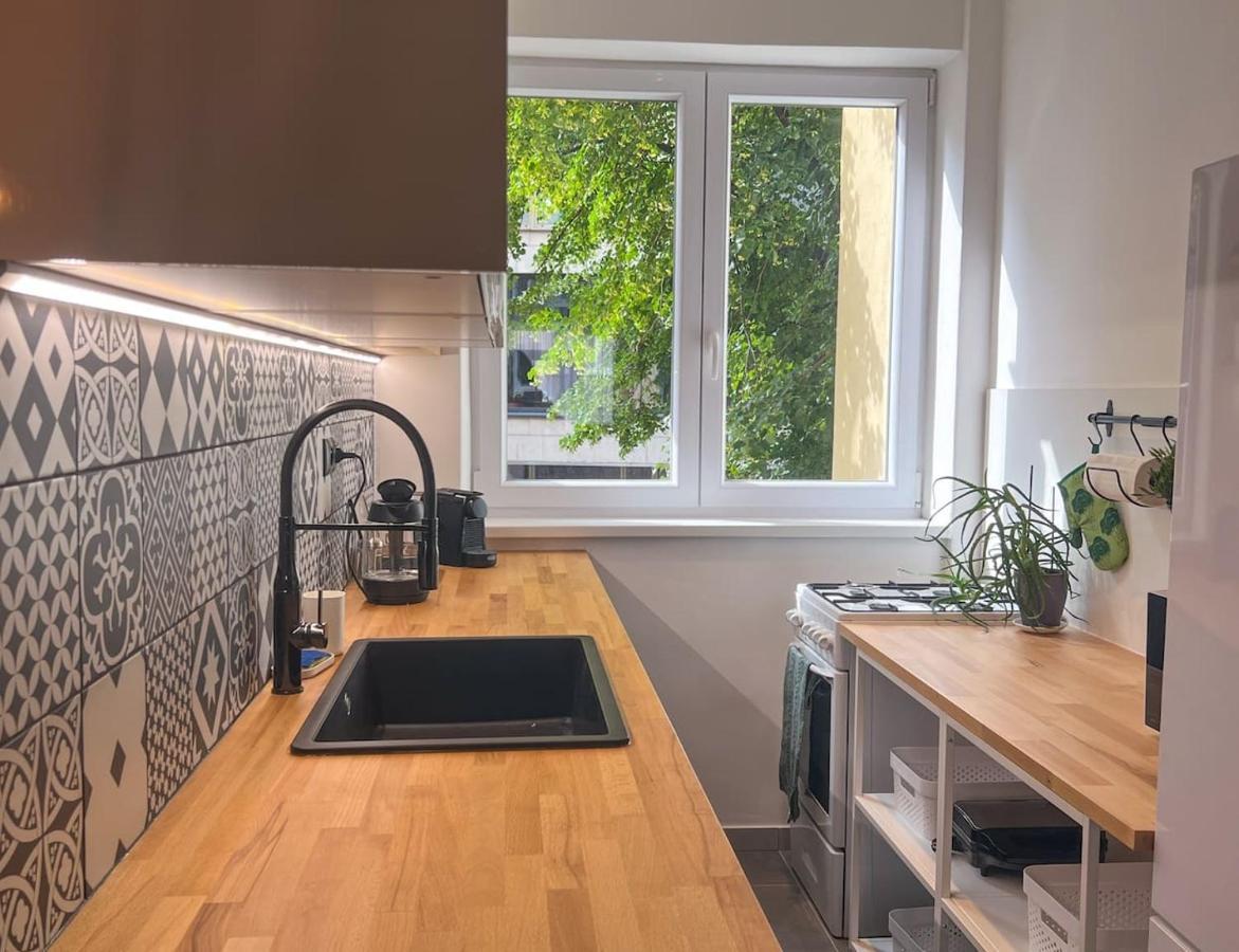 96M2 Of Comfort And Style: 4Bd Apartment In Old Town Bratislava Esterno foto